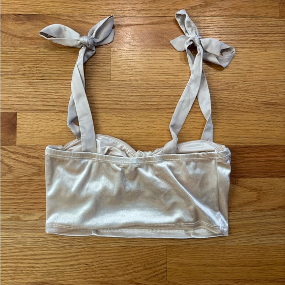 Garage Going out Top - Picture 2 of 3